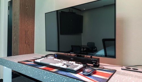 Room (VIP sitting (OTT viewing available (N)