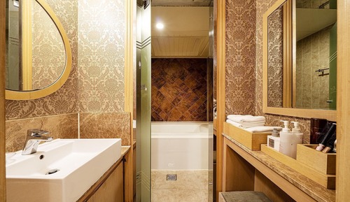 Room (Superior (2 parking spaces per room b)