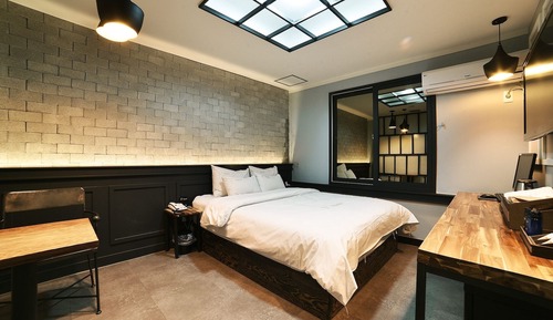 Room (Time Specials)