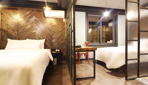 Room (Suite (double single bed full bath Ne)
