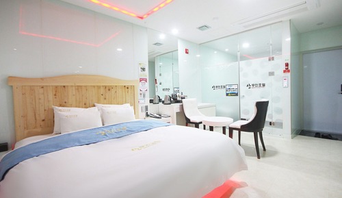 Room (White (styler air purifier whirlpool )