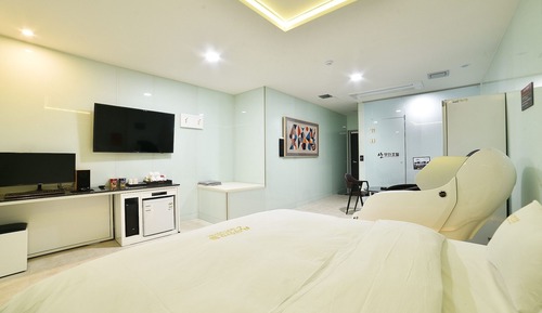 Room (VIP white (styler phantom massage cha)