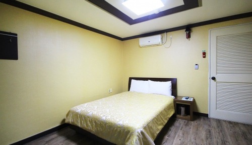 Room (Standard Room)
