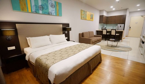 Premier Studio, 1 King Bed, Non Smoking