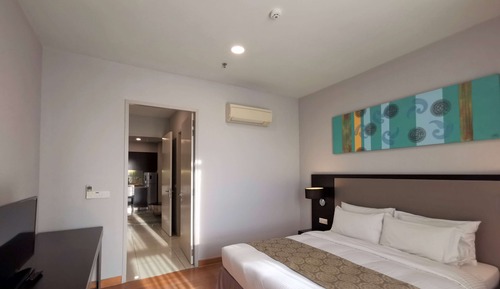Deluxe Suite, 1 King Bed, Non Smoking