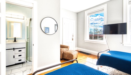Deluxe 2 Bedroom Suite 2