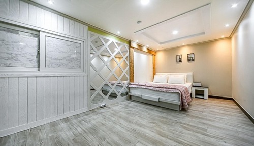 Room (Group room bed + mat (4 people 1 park)