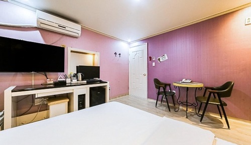 Room (Business For 1 (Standard Room/Netflix)