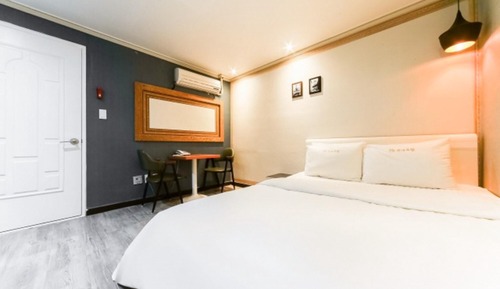 Room (Deluxe C)