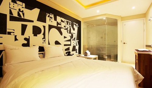 Room (Mini room (PC not allowed parking not)