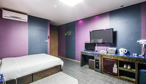 Room (Suite)