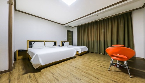 Room (Deluxe Twin)