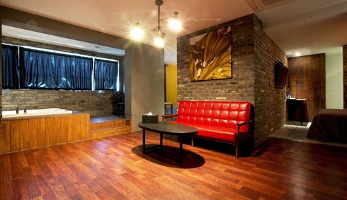 Room (VIP EVENT ROOM (gift gift + free snac)