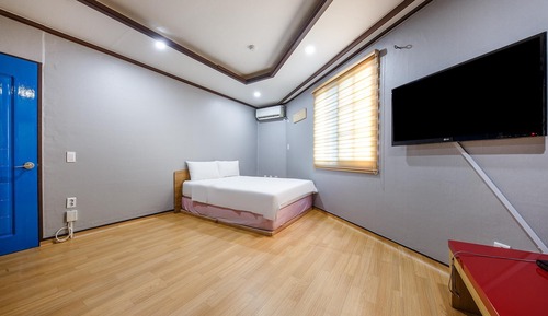 Room (Pension-type two-room (sea view cance)