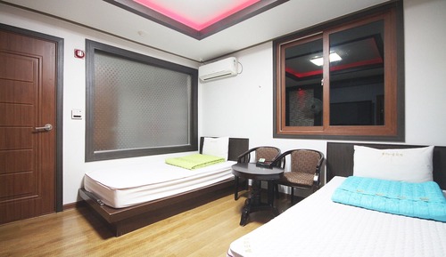 Room (Twin Room)