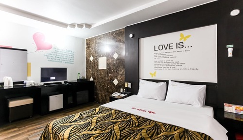 Room (Couple PC (non-smoking free viewing o)