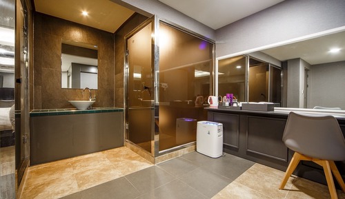 Room (Special Room B (Netflix 75inch TV Air)