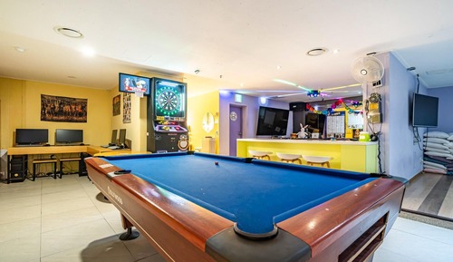 Room (Party Room (4PC pool table karaoke ro)
