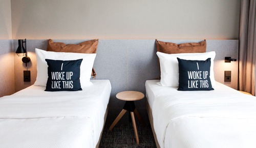 Room, 2 Twin Beds, View (Moxy)