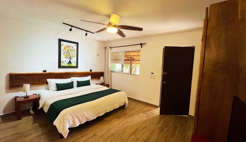 Deluxe Double Room, 1 King Bed, Garden View