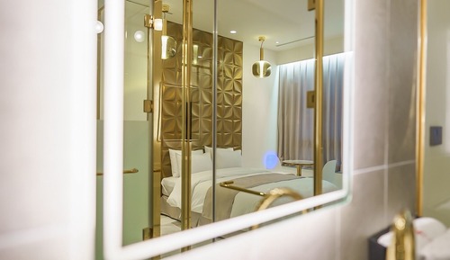 Room (White gold)