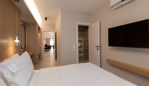 2-Bedroom Deluxe Apartment