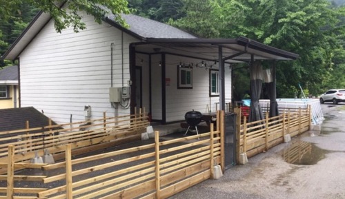Room (Family d (Private Pet Fence BBQ grill)