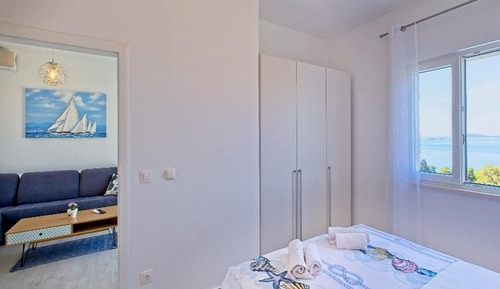 Apartment (One Bedroom Apartment with Balcony an)