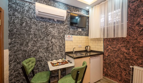 Economy Suite