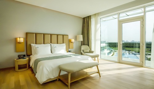 Signature Program - Premium Pool Room