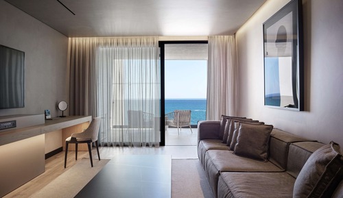 One-Bedroom Penthouse Suite Sea View