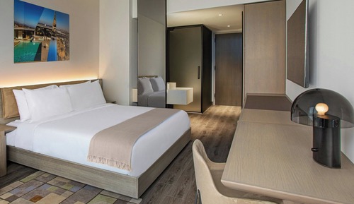Standard Room, 1 King Bed (Mobility Accessible, Tub)