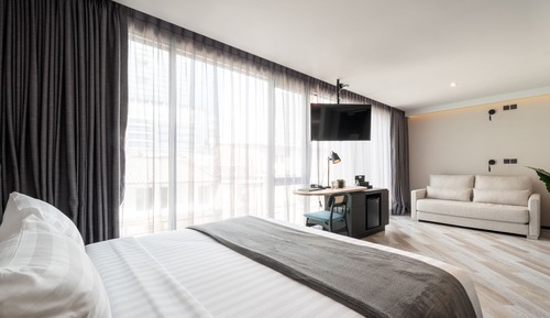 Suite, 1 King Bed, Non Smoking, City View