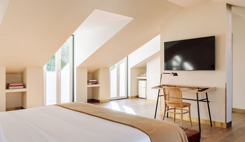 Deluxe Attic Suite