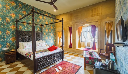 Comfort Single Room, 1 King Bed, Non Smoking, Courtyard View