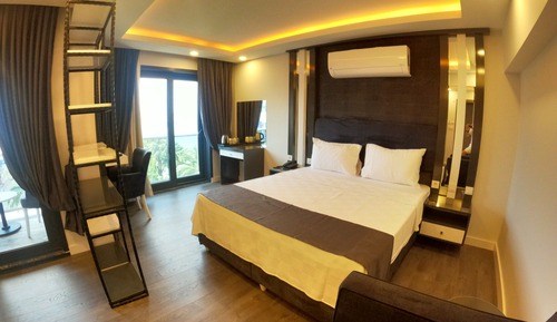 Standard Room, Partial Sea View