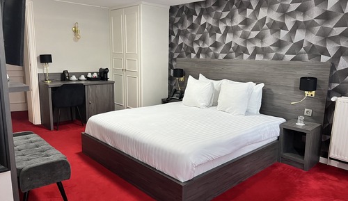 Deluxe Quadruple Room