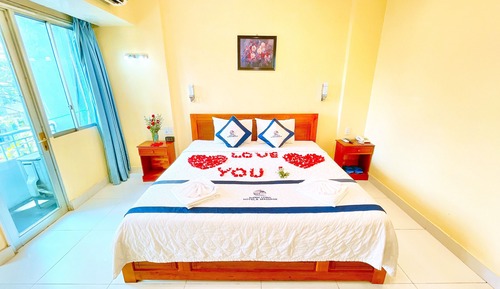 Standard Room, 1 King Bed