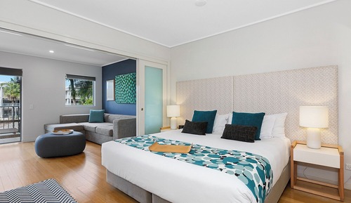 One Bedroom Spa Suite with Pool View