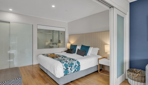 One Bedroom Spa Suite with Pool View