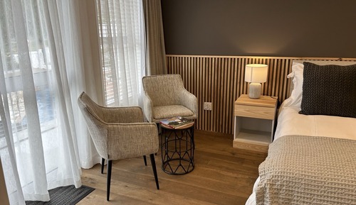 Luxury Room, 1 King Bed, Non Smoking, Mountain View