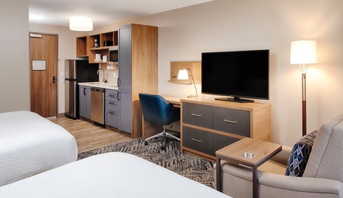 Studio Suite, 2 Queen Beds (Bath/Shower Combination)