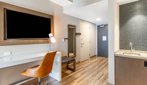 Suite, 1 King Bed, Non Smoking