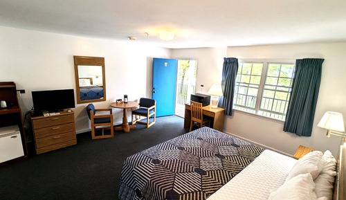 Standard Room, 1 King Bed