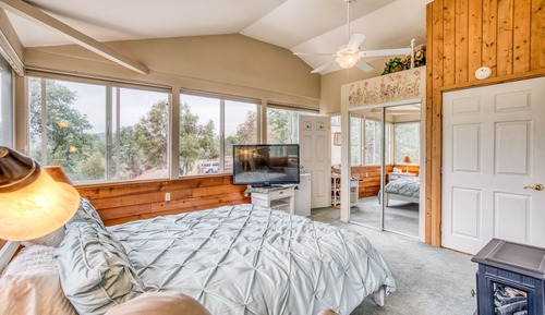 Standard Quadruple Room, Ensuite, Mountain View (Garden Rose)