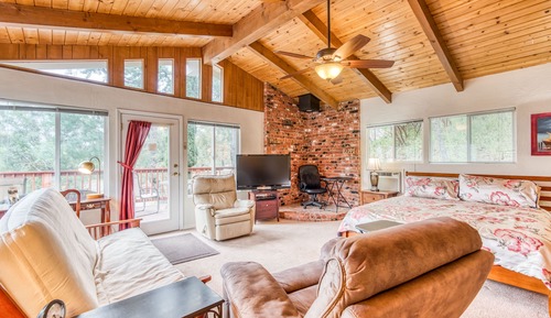 Quadruple Room, Ensuite, Mountain View (Red Rose)
