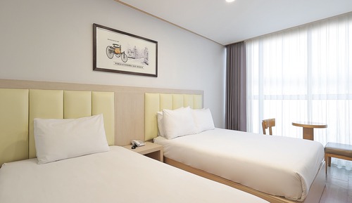Family Single Room