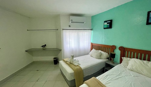 Deluxe Studio Suite, Multiple Beds