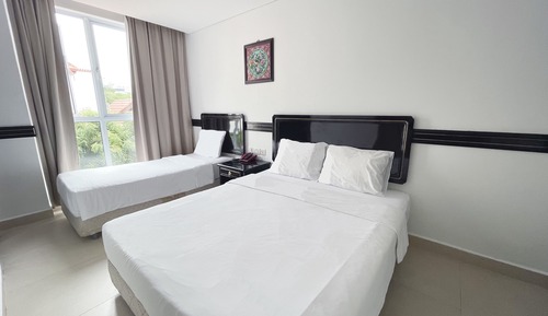 Deluxe Family Room