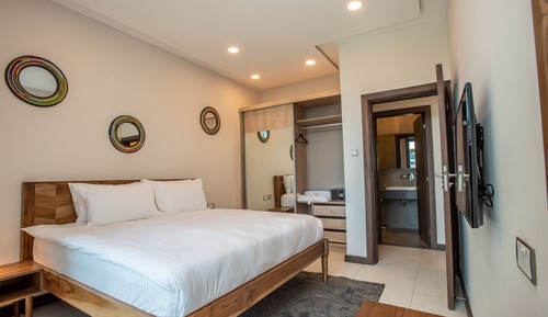 1 Bedroom Standard Suite